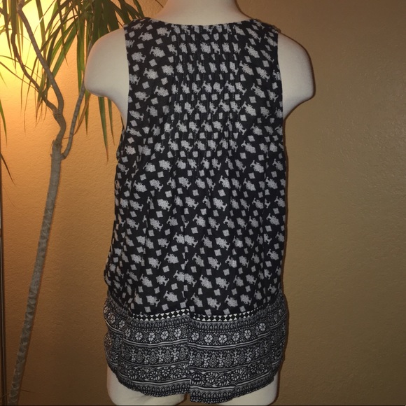 American Eagle Outfitters Boho Top with Tie Front - Picture 2 of 4